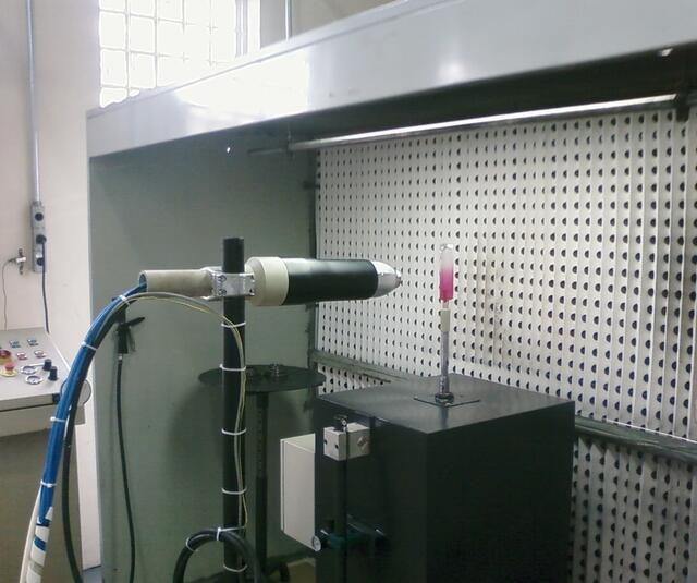 Automatik-Hochrotationszerstäuberbeschichtung auf Glas Automatik-Hochrotationszerstäuberbeschichtung auf Glas
